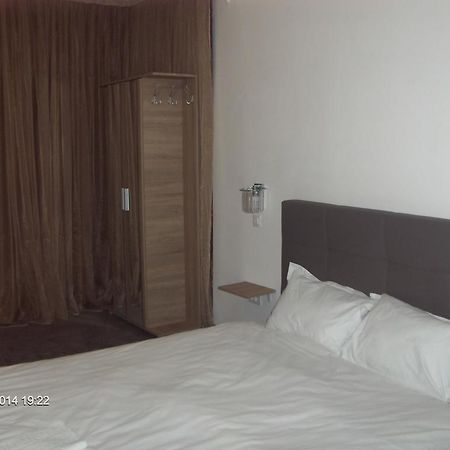 Hotel Vitan273 Бухарест Экстерьер фото
